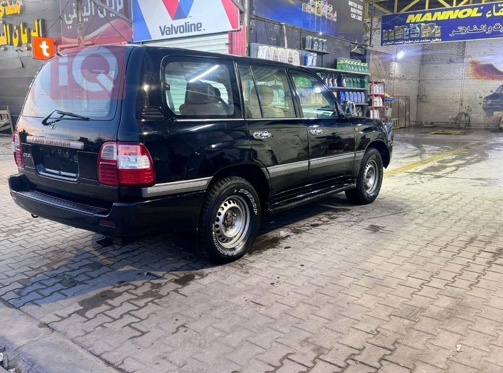 تۆیۆتا لاند کروزەر